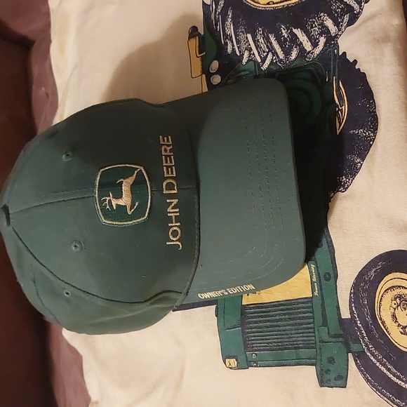 John Deere Cap and Shirt Set - Picture 4 of 8